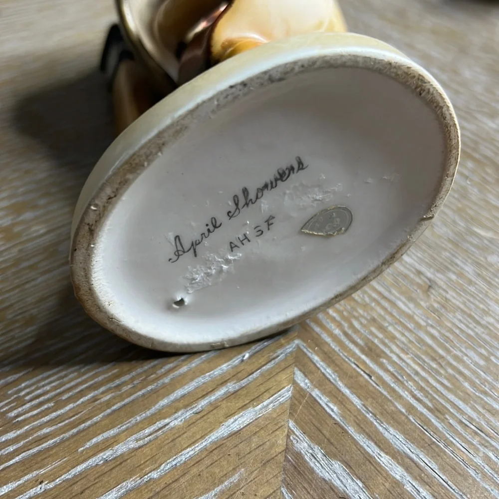 NAPCO April Showers Japanese Ceramic Collectable Figurine AH3F - Picture 9 of 10